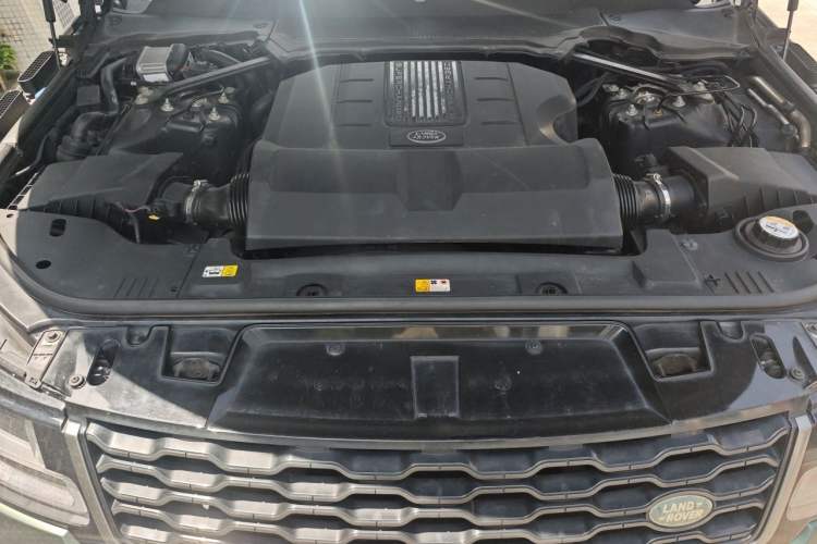 Used Land Rover Range Sport 2018 3.0 SC V6 HSE DYNAMIC Engine Bay