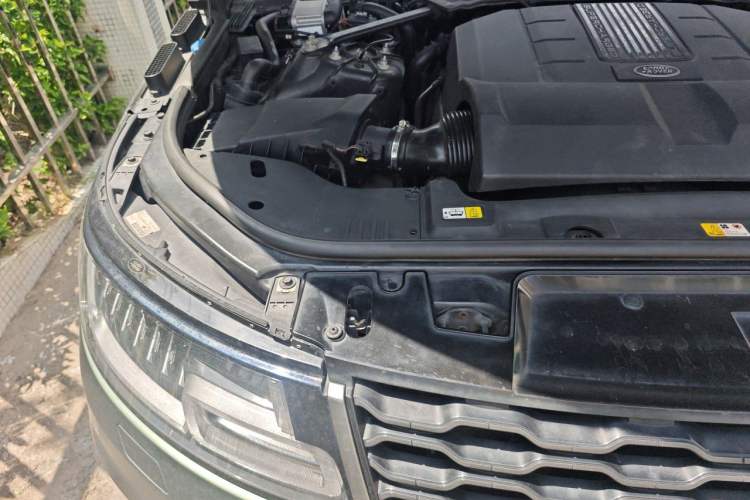 Used Land Rover Range Sport 2018 3.0 SC V6 HSE DYNAMIC Engine Bay Right