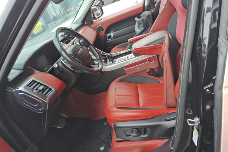 Used Land Rover Range Sport 2018 3.0 SC V6 HSE DYNAMIC Left Front Seat