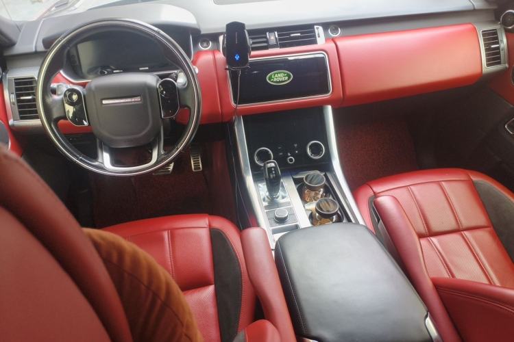 Used Land Rover Range Sport 2018 3.0 SC V6 HSE DYNAMIC Center Console