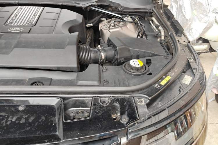 Used Land Rover Range Sport 2018 3.0 SC V6 HSE DYNAMIC Engine Bay Left