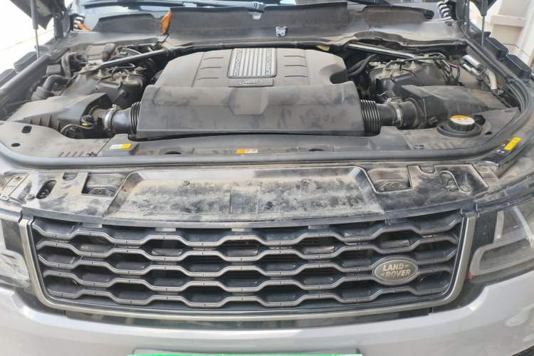 Used Land Rover Range Sport 2018 3.0 SC V6 HSE DYNAMIC Engine Bay