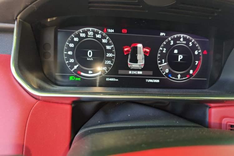 Used Land Rover Range Sport 2018 3.0 SC V6 HSE DYNAMIC Odometer Close Up