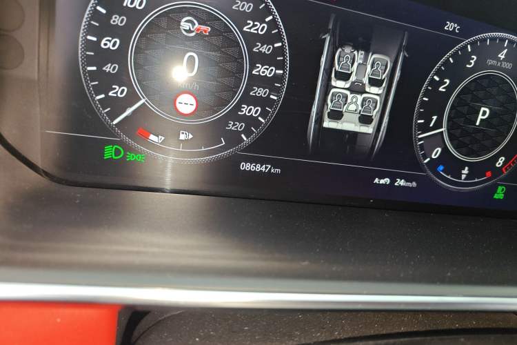 Used Land Rover Range Sport 2018 3.0 SC V6 HSE DYNAMIC Odometer Close Up