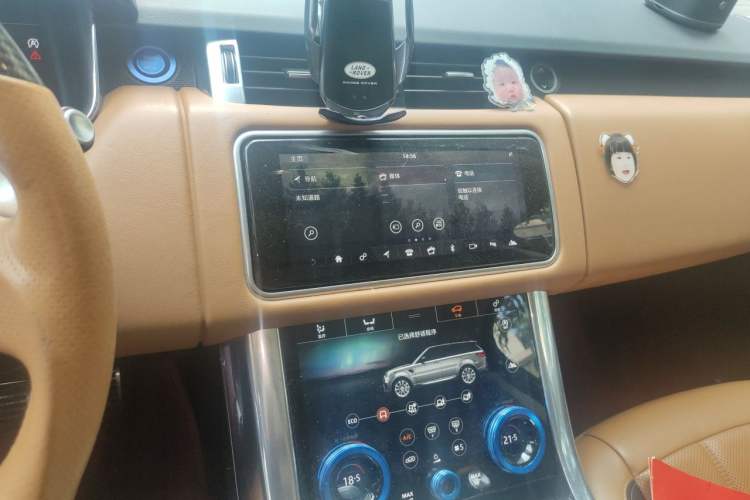 Used Land Rover Range Sport 2018 3.0 SC V6 HSE DYNAMIC Audio And AC Panel