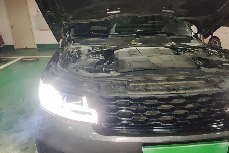 Used Land Rover Range Sport 2018 3.0 SC V6 HSE DYNAMIC Engine Bay Right