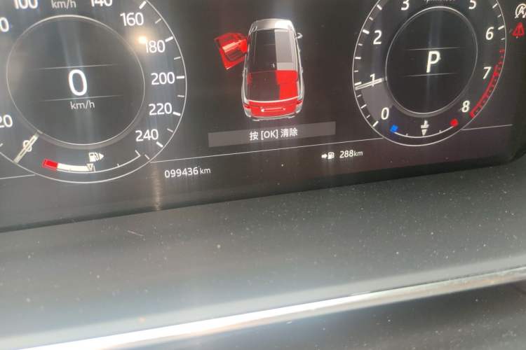 Used Land Rover Range Sport 2018 3.0 SC V6 HSE DYNAMIC Odometer Close Up