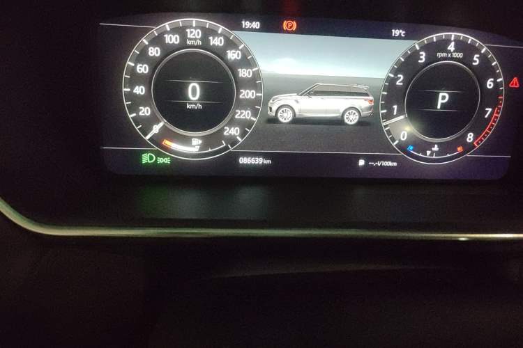Used Land Rover Range Sport 2018 3.0 SC V6 HSE DYNAMIC Odometer Close Up