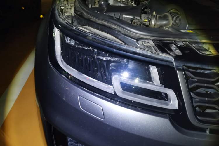 Used Land Rover Range Sport 2018 3.0 SC V6 HSE DYNAMIC Right Front Headlight
