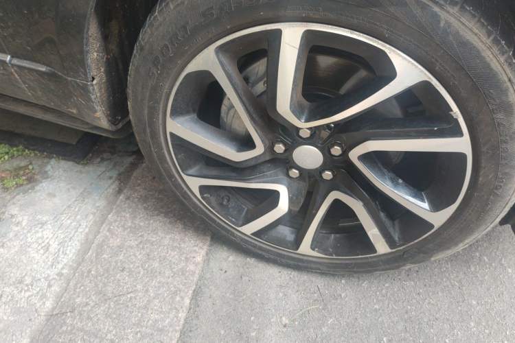 Used Land Rover Range Sport 2018 3.0 SC V6 HSE DYNAMIC Right Front Wheel Hub