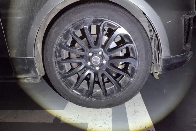 Used Land Rover Range Sport  Right Front Wheel Hub