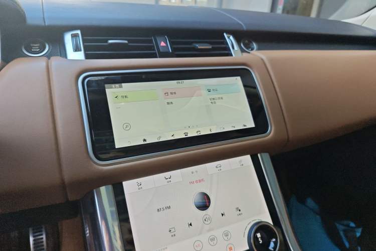 Used Land Rover Range Sport 2018 3.0 SC V6 HSE DYNAMIC Audio And AC Panel
