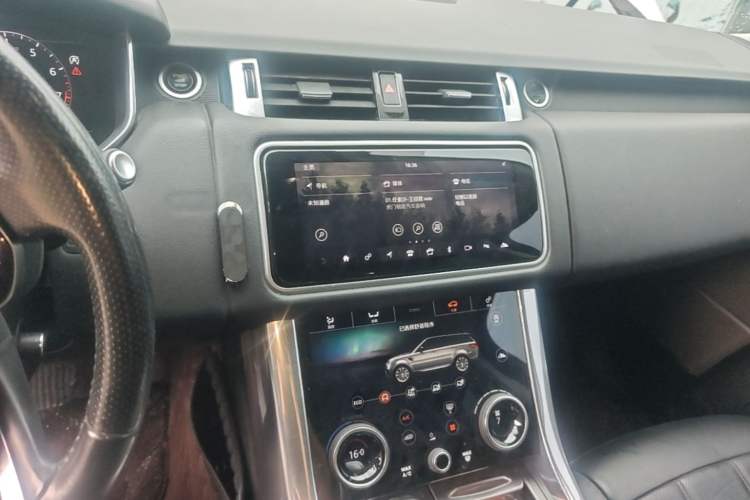 Used Land Rover Range Sport 2018 3.0 SC V6 HSE DYNAMIC Audio And AC Panel