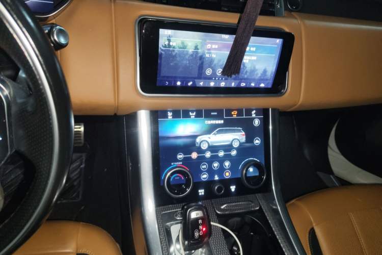 Used Land Rover Range Sport 2018 3.0 SC V6 HSE DYNAMIC Audio And AC Panel