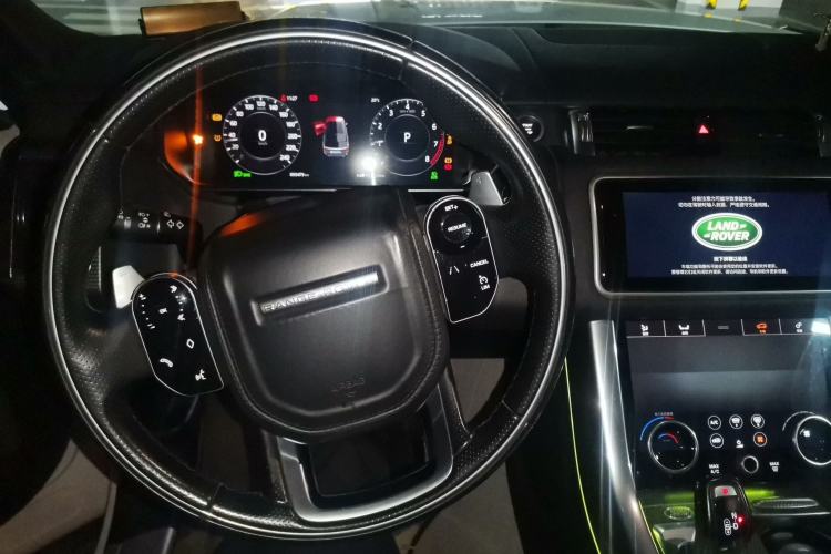 Used Land Rover Range Sport 2018 3.0 SC V6 HSE DYNAMIC Center Console