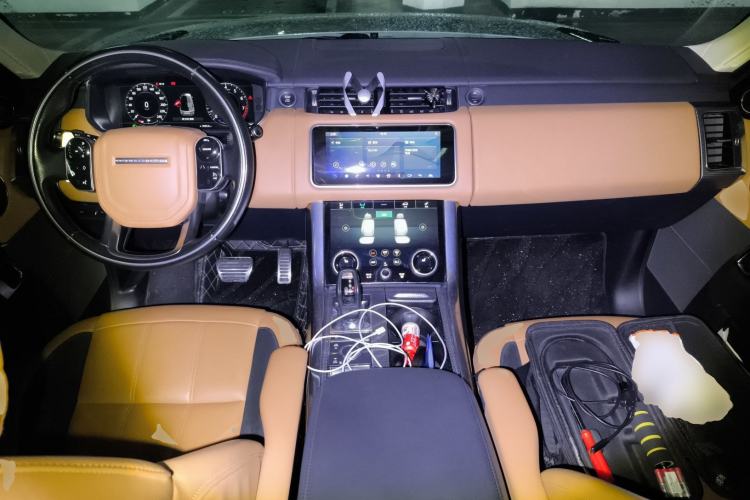 Used Land Rover Range Sport 2018 3.0 SC V6 HSE DYNAMIC Center Console