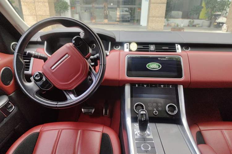 Used Land Rover Range Sport 2018 3.0 SC V6 HSE DYNAMIC Center Console
