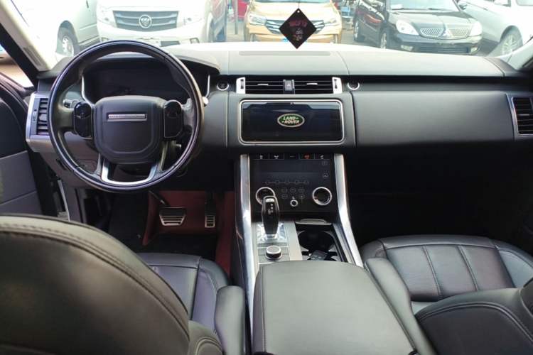 Used Land Rover Range Sport 2018 3.0 SC V6 HSE DYNAMIC Center Console