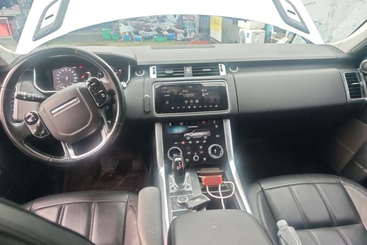 Used Land Rover Range Sport 2018 3.0 SC V6 HSE DYNAMIC Center Console