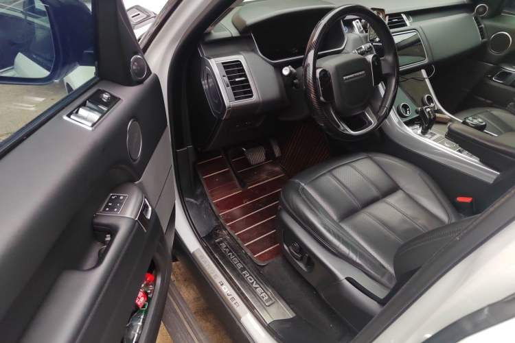 Used Land Rover Range Sport 2018 3.0 V6 HSE DYNAMIC Driver Seat
