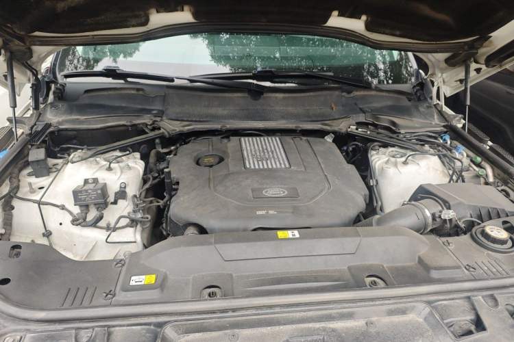 Used Land Rover Range Sport 2018 3.0 V6 HSE DYNAMIC Engine Bay
