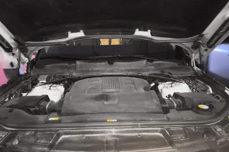 Used Land Rover Range Sport 2018 3.0 SC V6 HSE DYNAMIC Engine Bay