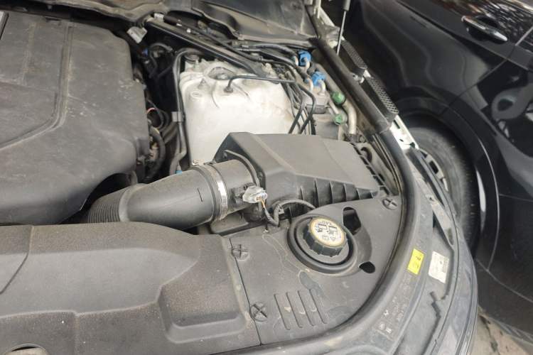 Used Land Rover Range Sport 2018 3.0 V6 HSE DYNAMIC Engine Bay Left