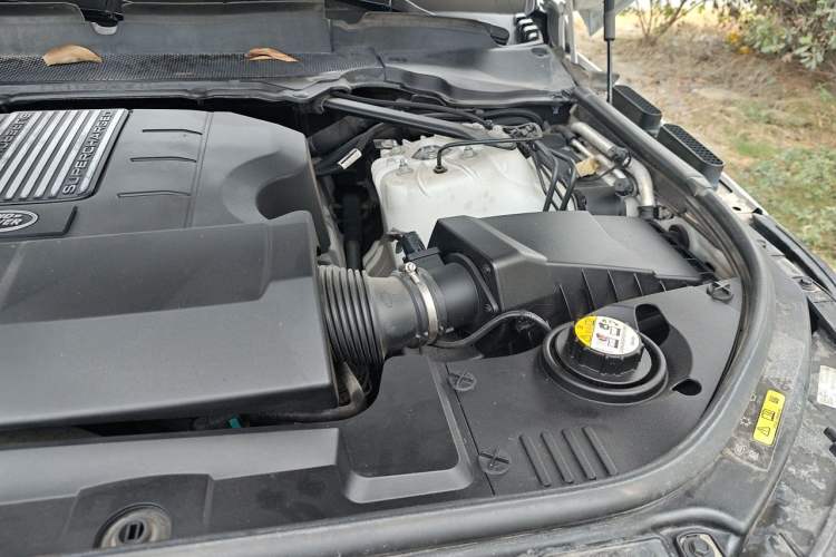 Used Land Rover Range Sport 2018 3.0 SC V6 HSE DYNAMIC Engine Bay Left