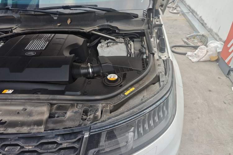 Used Land Rover Range Sport 2018 3.0 SC V6 HSE DYNAMIC Engine Bay Left