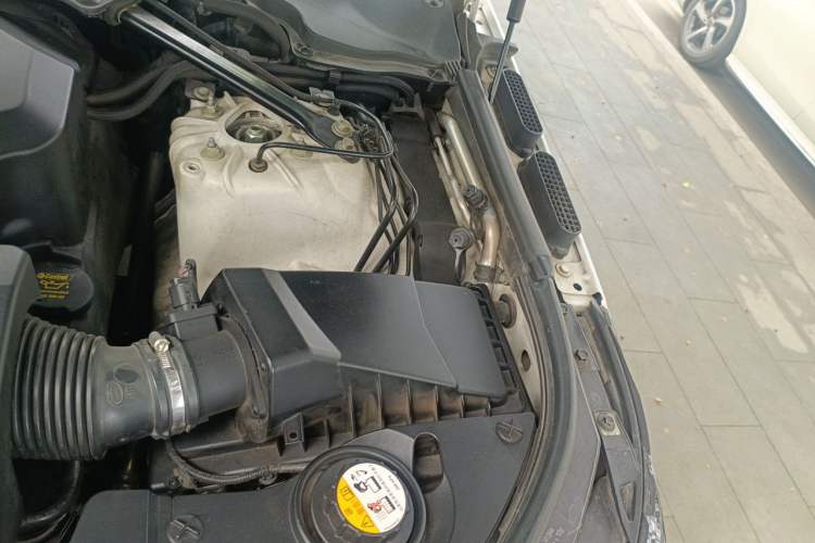 Used Land Rover Range Sport  Engine Bay Left