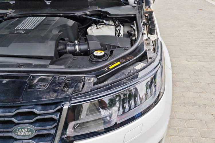 Used Land Rover Range Sport 2018 3.0 SC V6 HSE DYNAMIC Engine Bay Left