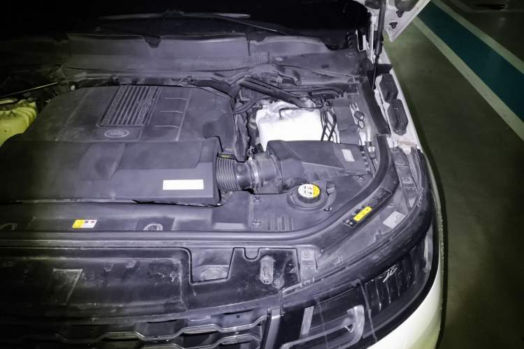 Used Land Rover Range Sport 2018 3.0 SC V6 HSE DYNAMIC Engine Bay Left