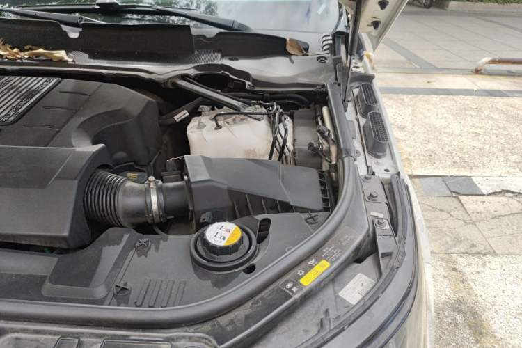 Used Land Rover Range Sport 2018 3.0 SC V6 HSE DYNAMIC Engine Bay Left