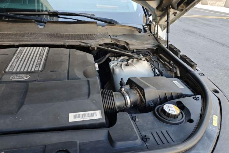 Used Land Rover Range Sport 2018 3.0 SC V6 HSE DYNAMIC Engine Bay Left