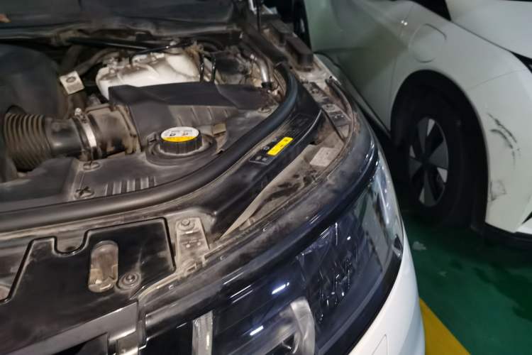 Used Land Rover Range Sport 2018 3.0 SC V6 HSE DYNAMIC Engine Bay Left