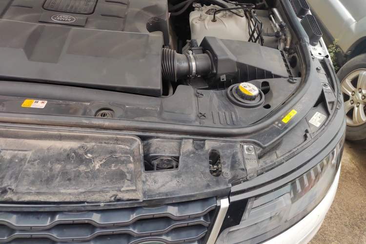 Used Land Rover Range Sport 2018 3.0 V6 HSE DYNAMIC Engine Bay Left
