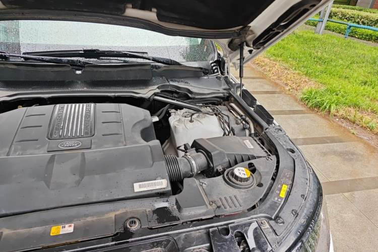 Used Land Rover Range Sport 2018 3.0 SC V6 HSE DYNAMIC Engine Bay Left