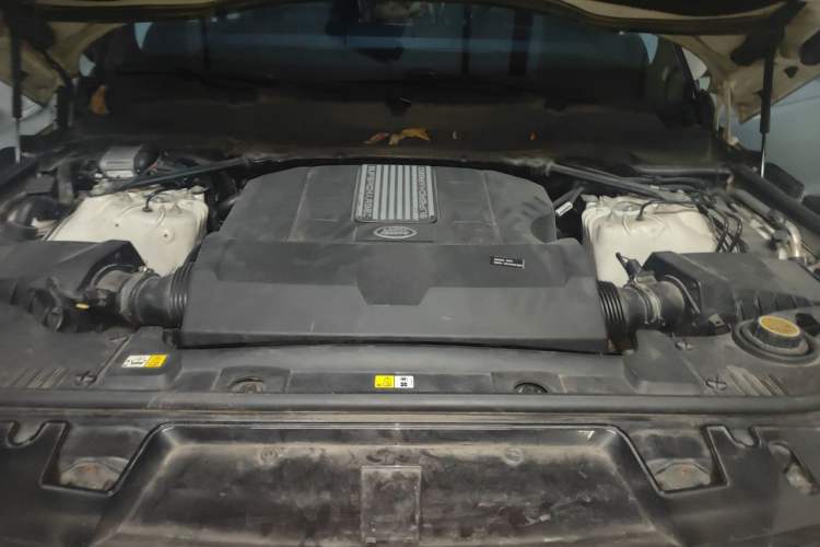 Used Land Rover Range Sport  Engine Bay