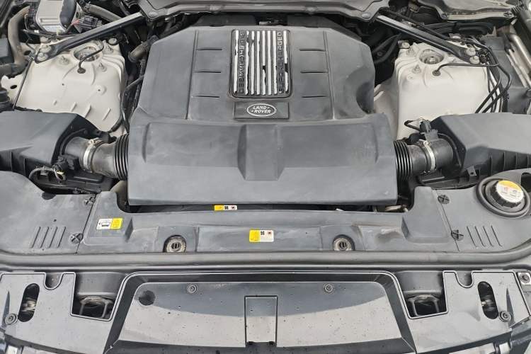 Used Land Rover Range Sport 2018 3.0 SC V6 HSE DYNAMIC Engine Bay