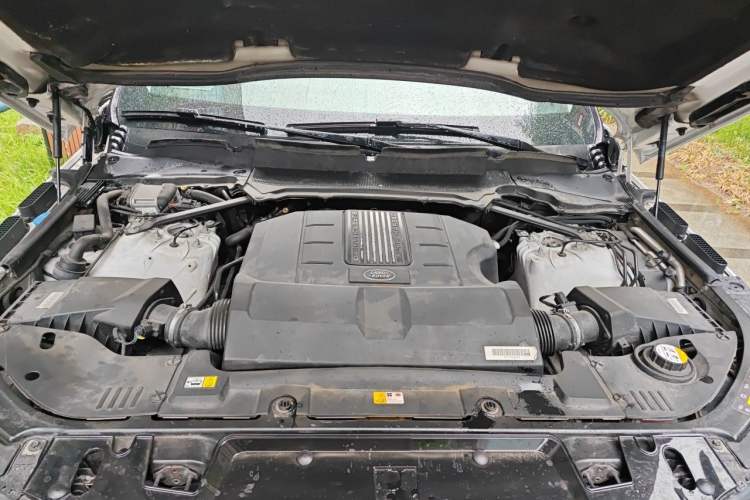 Used Land Rover Range Sport 2018 3.0 SC V6 HSE DYNAMIC Engine Bay
