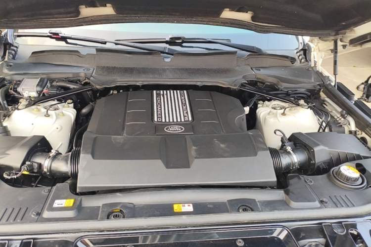 Used Land Rover Range Sport 2018 3.0 SC V6 HSE DYNAMIC Engine Bay