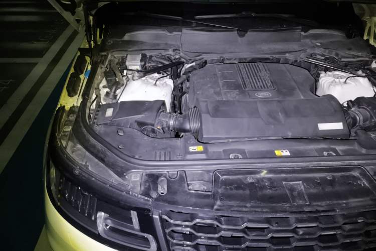 Used Land Rover Range Sport 2018 3.0 SC V6 HSE DYNAMIC Engine Bay Right