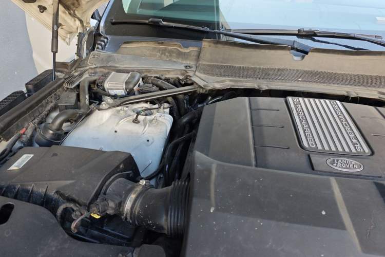 Used Land Rover Range Sport 2018 3.0 SC V6 HSE DYNAMIC Engine Bay Right