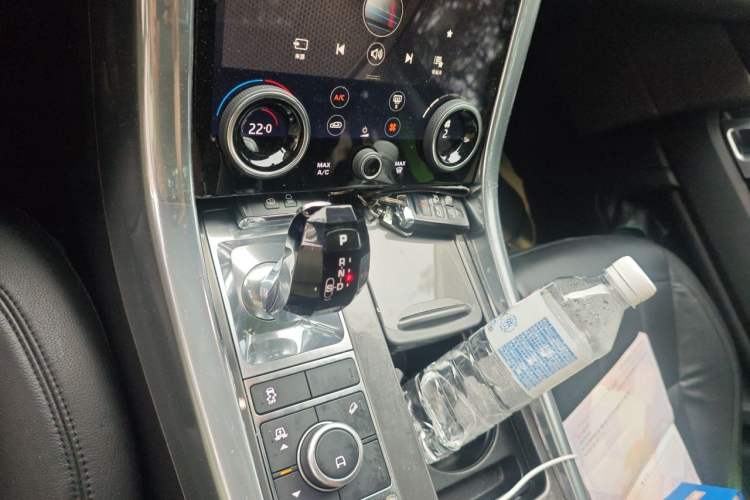 Used Land Rover Range Sport 2018 3.0 V6 HSE DYNAMIC Gear Lever