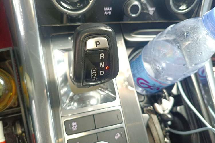 Used Land Rover Range Sport  Gear Lever