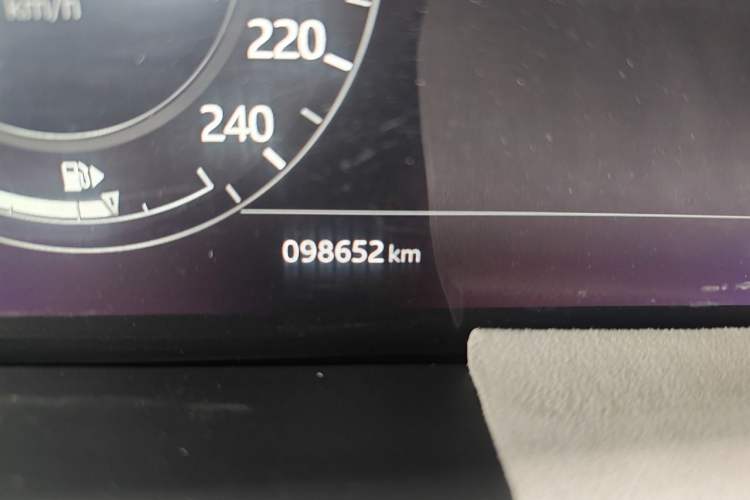 Used Land Rover Range Sport 2018 3.0 SC V6 HSE DYNAMIC Odometer Close Up