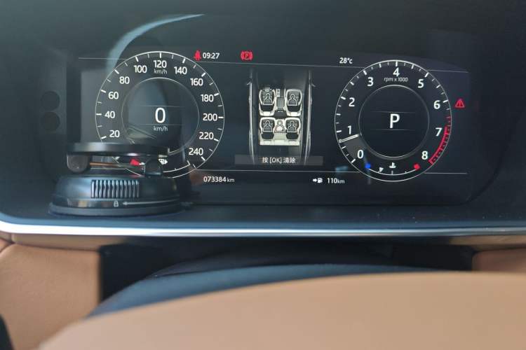 Used Land Rover Range Sport 2018 3.0 SC V6 HSE DYNAMIC Odometer Close Up