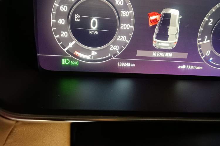 Used Land Rover Range Sport 2018 3.0 SC V6 HSE DYNAMIC Odometer Close Up