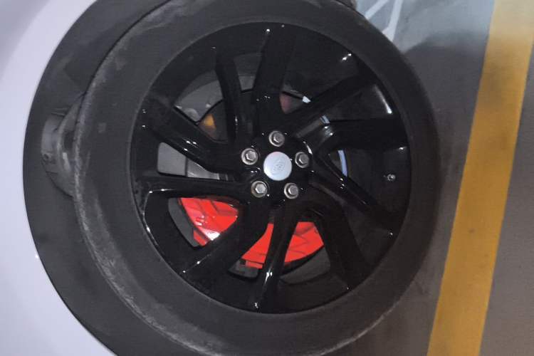 Used Land Rover Range Sport 2018 3.0 SC V6 HSE DYNAMIC Right Front Wheel Hub