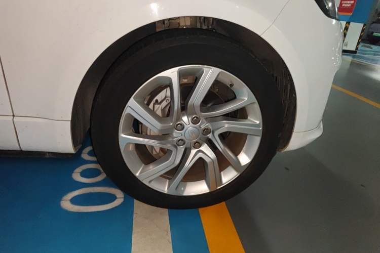 Used Land Rover Range Sport 2018 3.0 SC V6 HSE DYNAMIC Right Front Wheel Hub